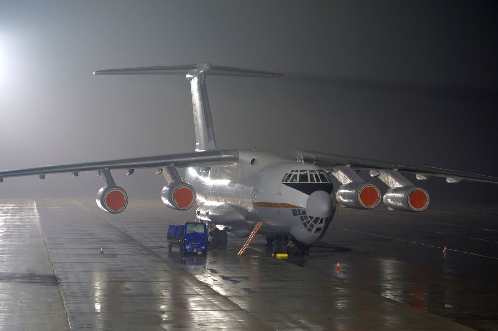 Ilyushin Il-76 (UR-CMC)