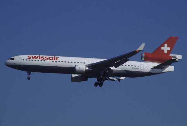 Boeing MD-11 (HB-IWK) - Final Approach to Narita Intl Airport Rwy34L on 1998/12/13