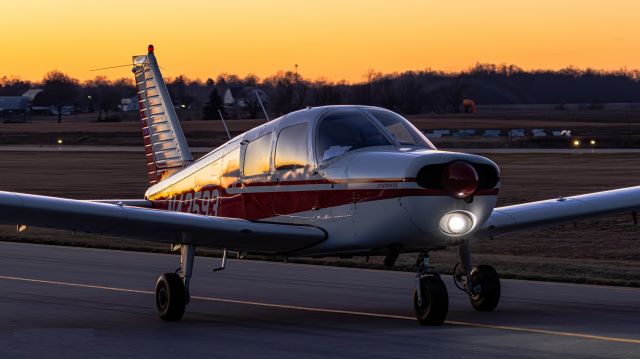 Piper Cherokee (N43593)