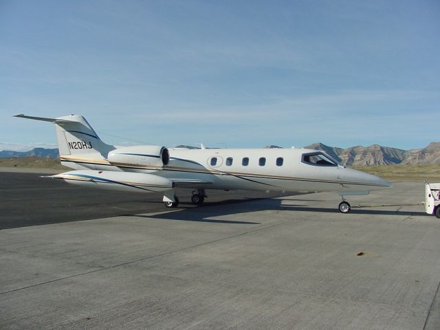 Learjet 35 (N20HJ)