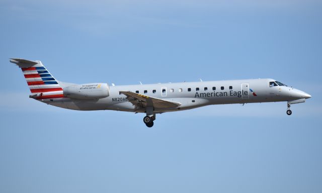 Embraer ERJ-135 (N820AE)