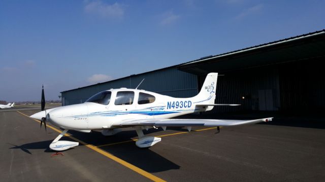 Cirrus SR-22 (N493CD)