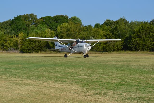 Cessna Skyhawk (N4891J)