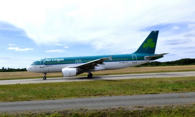 Airbus A320 (EI-DEB) - Aéroport de Nantes