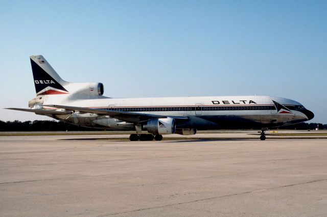 Lockheed L-1011 TriStar (N1739D) - Delta Airlines, N1739D, Lockheed L-1011-385-1-15-250, msn  193C-1237, Photo by John A. Miller, a rel=nofollow href=http://www.PhotoEnrichments.comwww.PhotoEnrichments.com/a