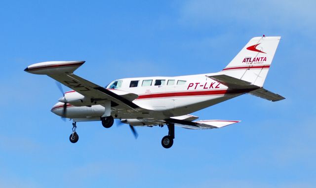 Cessna 402 (PT-LKZ)