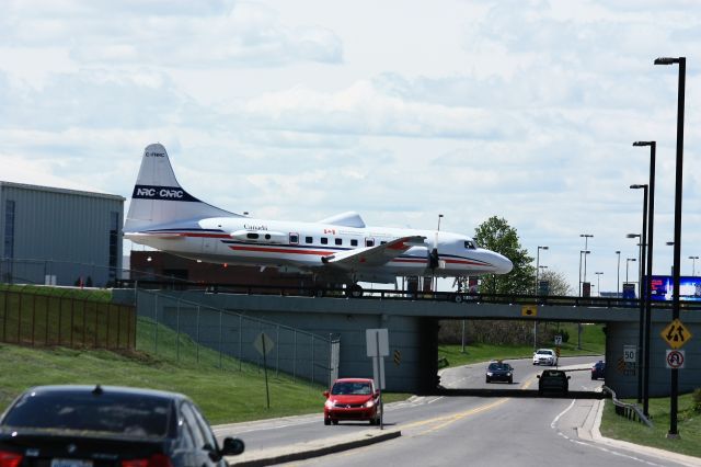 CONVAIR CV-580 (C-FNRC) - bridge crossing