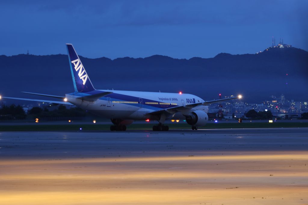 Boeing 777-200 (JA741A) - 28 July 2015:HKD-HND.