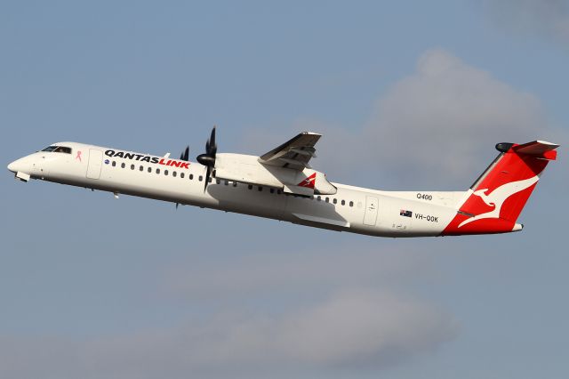 de Havilland Dash 8-400 (VH-QOK)