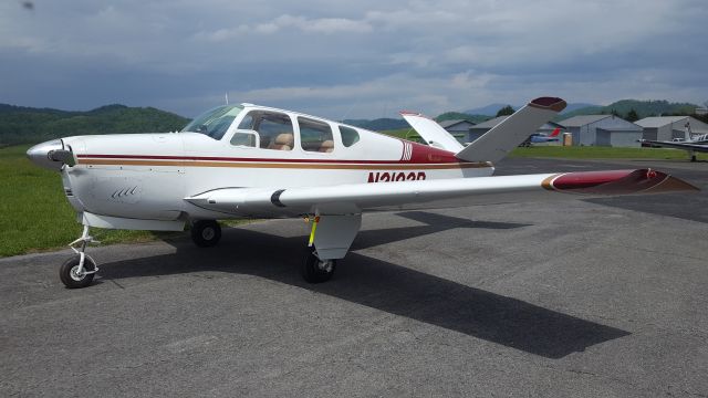 Beechcraft 35 Bonanza (N2102D)