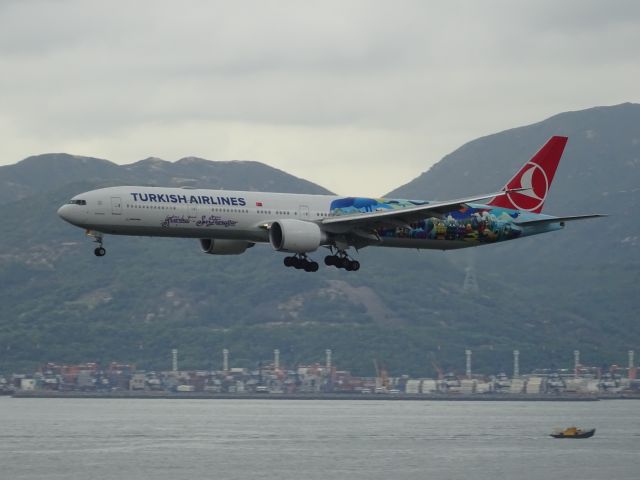 BOEING 777-300ER (TC-JJU)