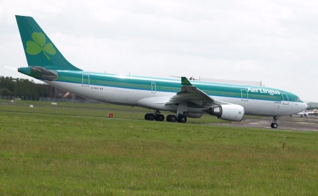 Airbus A330-300 (EI-DUO) - Take off roll of rwy 24 Boston bound