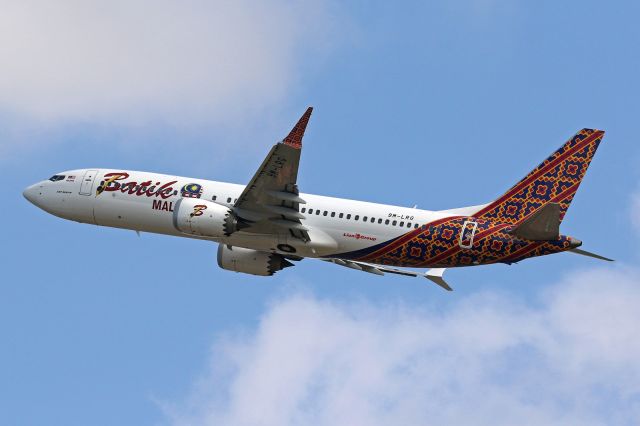 Boeing 737 MAX 8 (9M-LRG)
