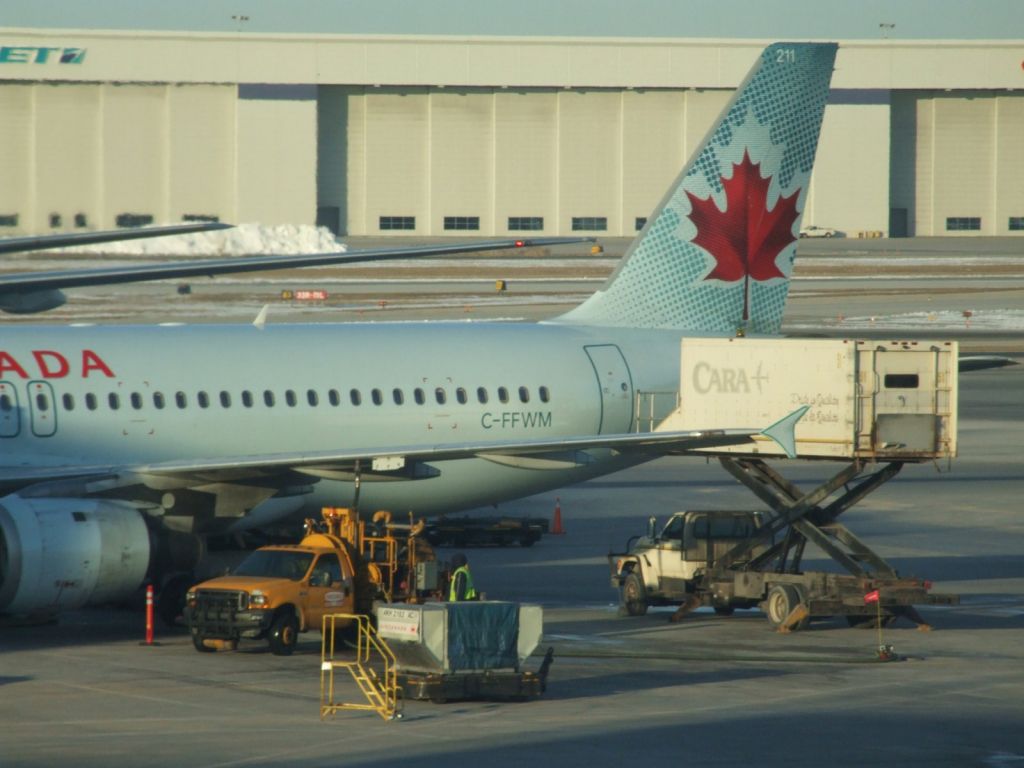 Airbus A320 (C-FFWM)