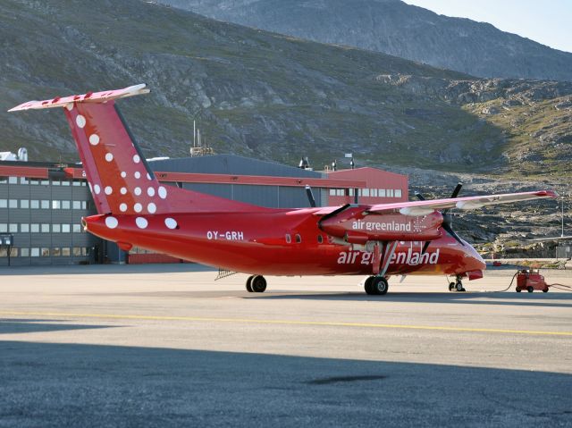 de Havilland Dash 8-200 (OY-GRH) - Waiting for departing to BGSF