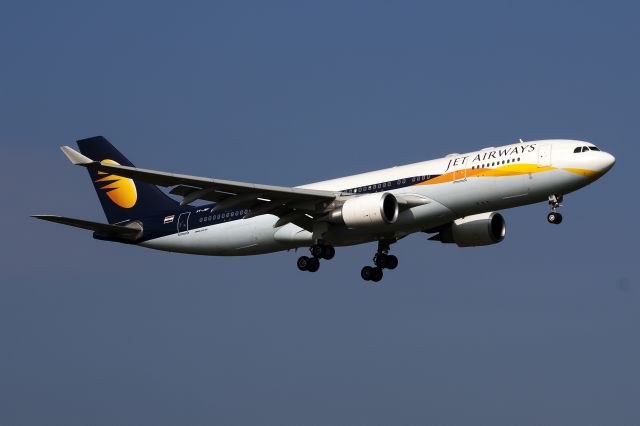 Airbus A330-300 (VT-JWF)