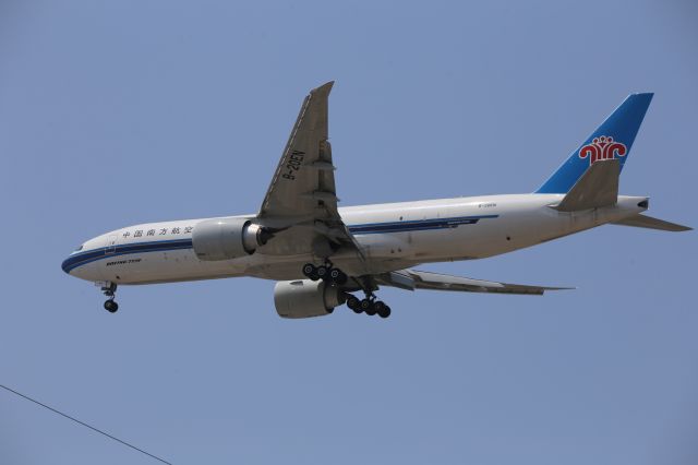 BOEING 777-200LR (B-20EM)