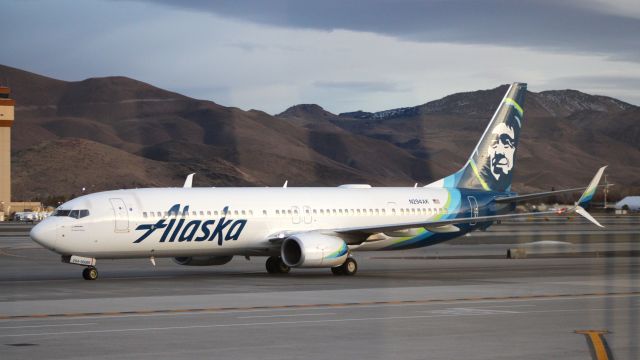 Boeing 737-900 (N294AK) - Arriving from SEA as AS652