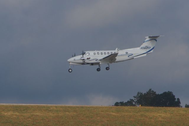 Beechcraft Super King Air 300 (N5626Y)