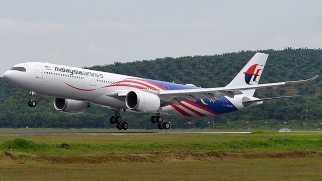 Airbus A330-900 (9M-MNG) - Malaysia Airlines' first A330-900 aircraft arriving at homebase in KUL from TLS. Weather conditions were not good as it is the monsoon season and it had been raining in the past 24 hours. This aircraft features the Negara Ku livery.