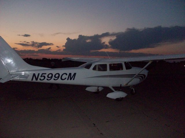 Cessna Skyhawk (N599CM)