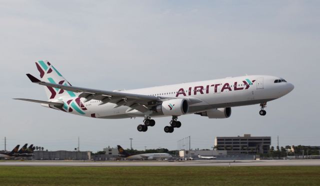 Airbus A330-200 (EI-GFX) - Landing at MIA on the evening of the 15th of July, 2018.