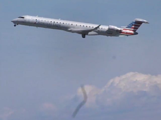 Canadair Regional Jet CRJ-900 —