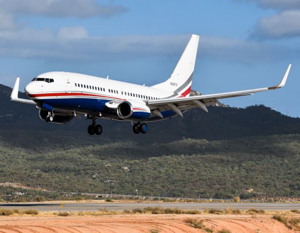 Boeing 737-700 (N315TS)