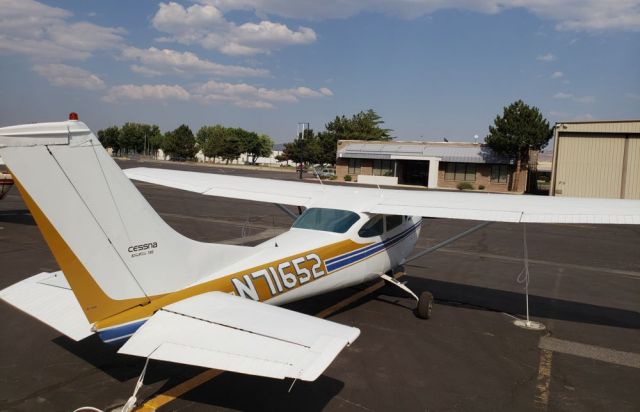 Cessna Skylane (N71652) - Refugee from the air races
