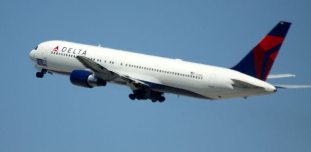 BOEING 767-300 (N139DL) - Departing LAX, 25L, to DTW, 08/12/2012