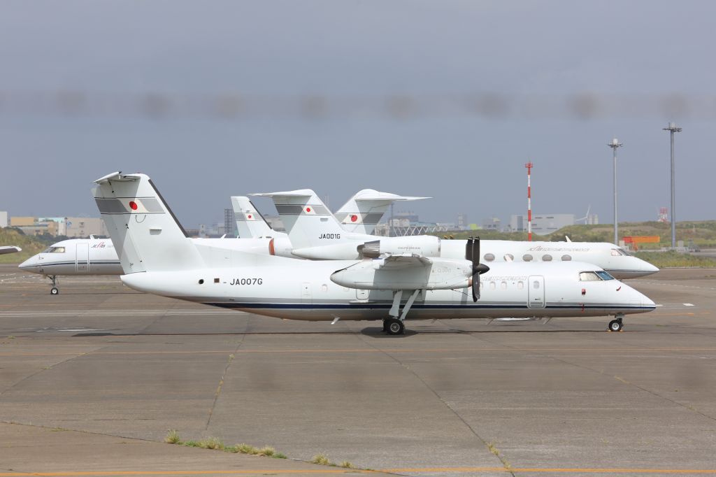 de Havilland Dash 8-300 (JA007G)