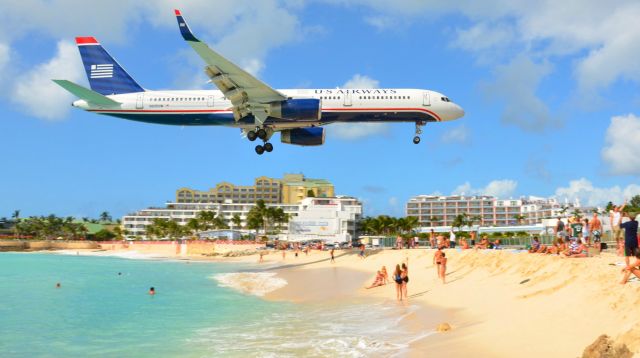 Boeing 757-200 (N935UW) - Maho Beach, St Maarten