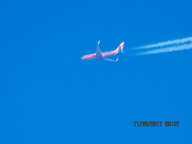 Boeing 737-800 (N8600F)