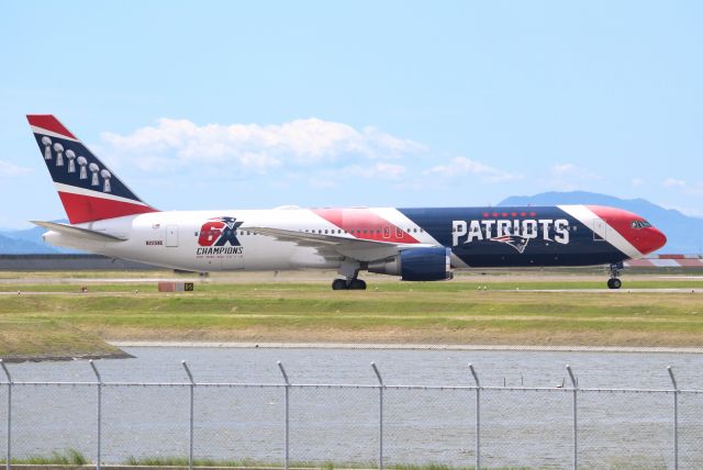 BOEING 767-300 (N225NE)