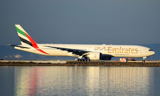 BOEING 777-300ER (A6-EQD)