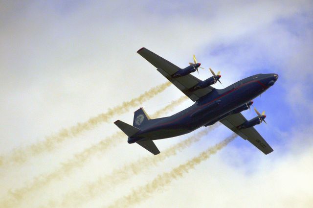 Antonov An-12 (UR-CZZ)