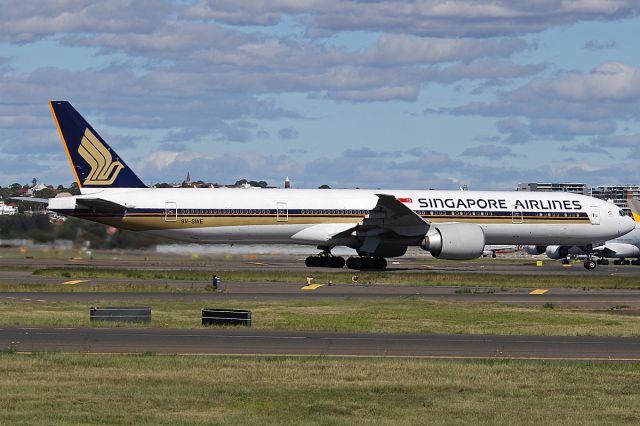 BOEING 777-300ER (9V-SWE) - on 3 December 2017