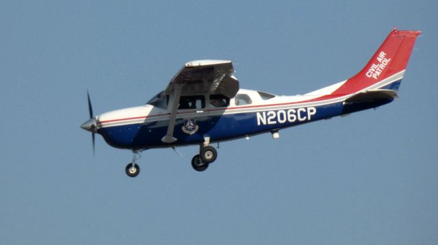 Cessna 206 Stationair (N206CP) - On final is this 2005 Cessna 206H Stationair in the Winter of 2021.