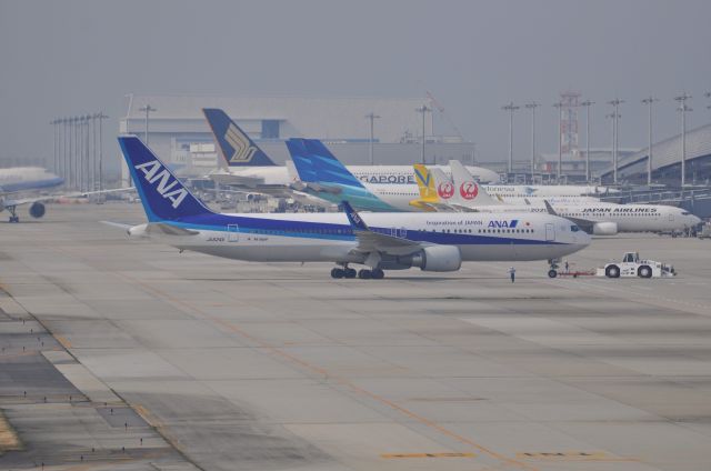 BOEING 767-300 (JA624A)