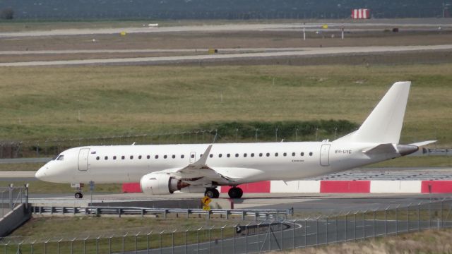 Embraer ERJ-190 (VH-UYC)