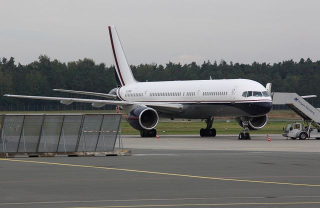 Boeing 757-200 (N757MA)