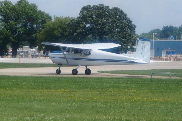 Cessna Skyhawk (N6207E)