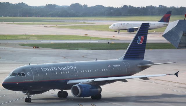 Airbus A319 (N820UA) - At ramp at MSP on 07/31/2011