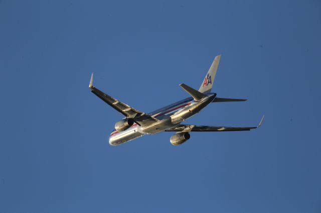 Boeing 757-200 (B182AN)