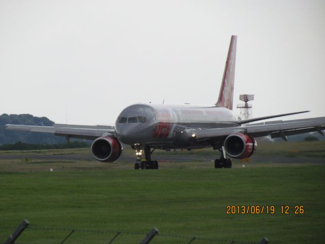 Boeing 757-200 (G-LSAI)