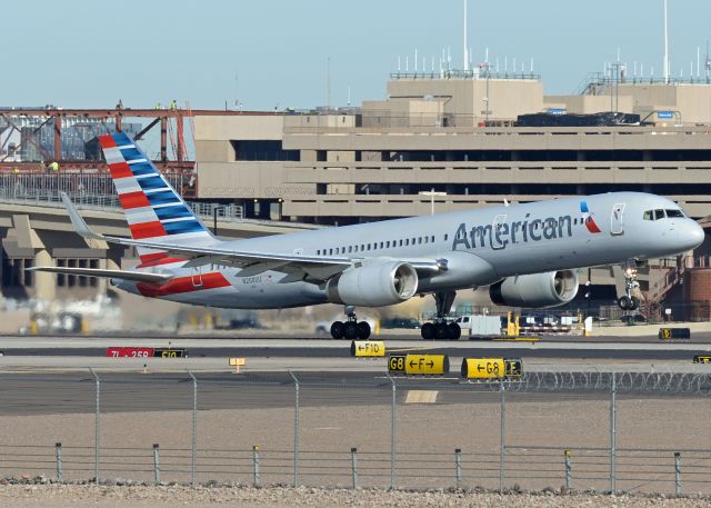 Boeing 757-200 (N200UU)