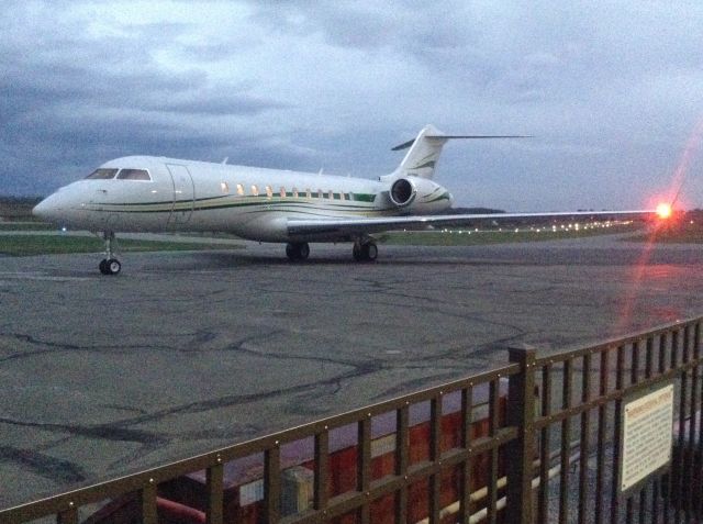 Bombardier Global 5000 (N50MG)