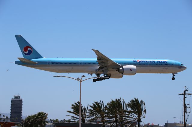 BOEING 777-300ER (HL8346)