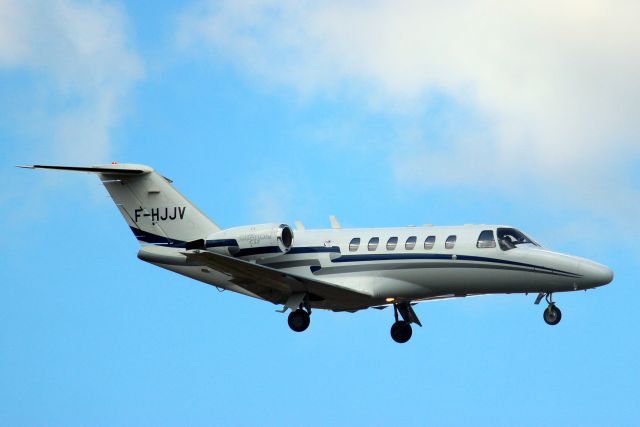 Cessna Citation CJ2+ (F-HJJV) - VallJet Citation CJ2 on short finals for rwy 06 on 1-Apr-22 arriving from LFPB as VLJ970M.