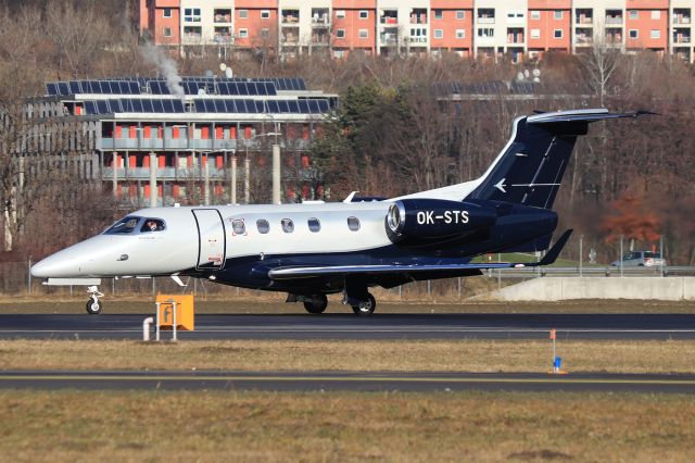 Embraer Phenom 300 (OK-STS)